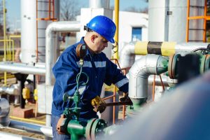 mechanic-operator-production-gas-oil-gas-industry